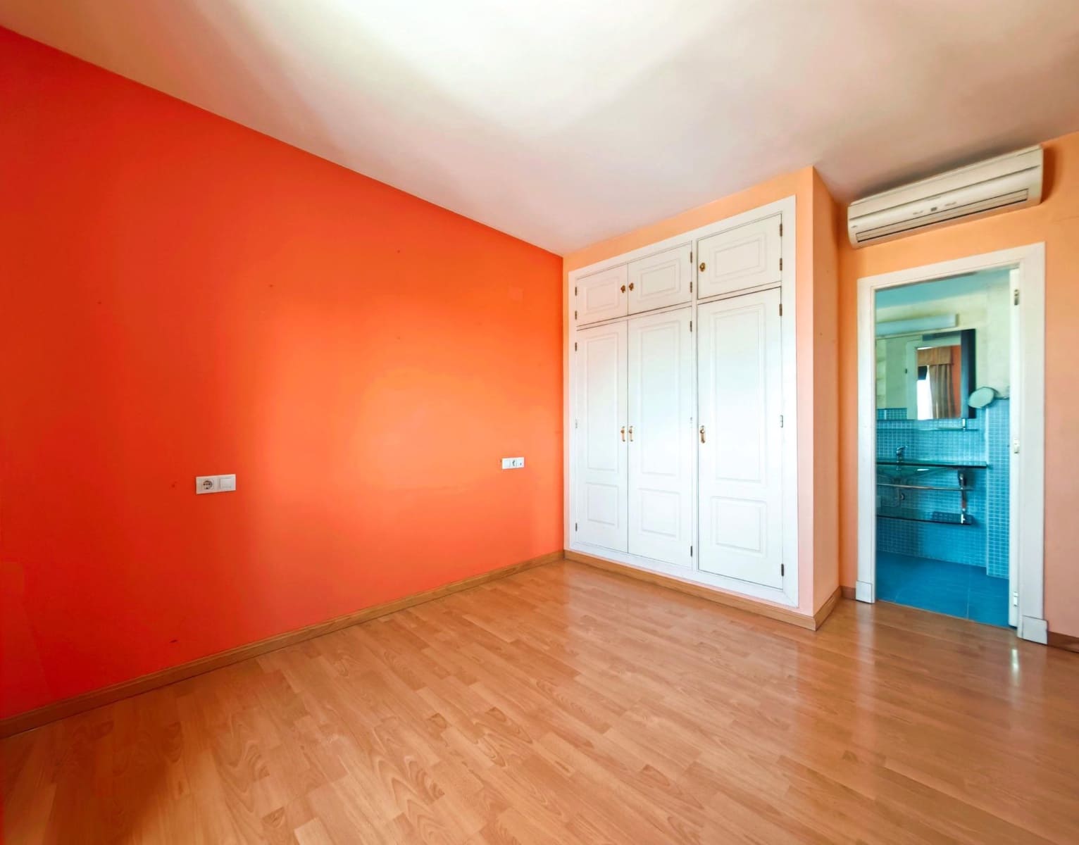 3 bedroom Penthouse for sale in Puerto Real with pool garage - € 345,000 (Ref: 9865361)