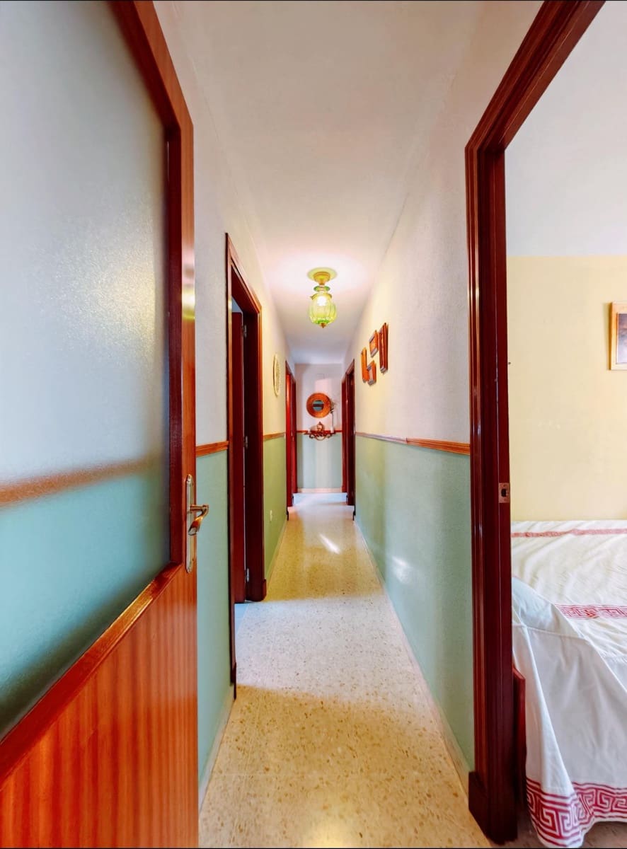 4 bedroom Flat for sale in Jerez de la Frontera with pool garage - € 182,000 (Ref: 9884952)