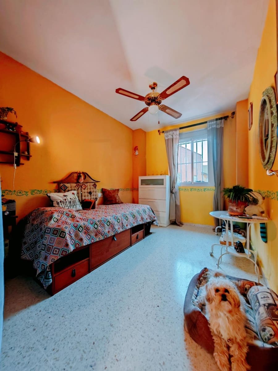 4 bedroom Flat for sale in Jerez de la Frontera with pool garage - € 182,000 (Ref: 9884952)