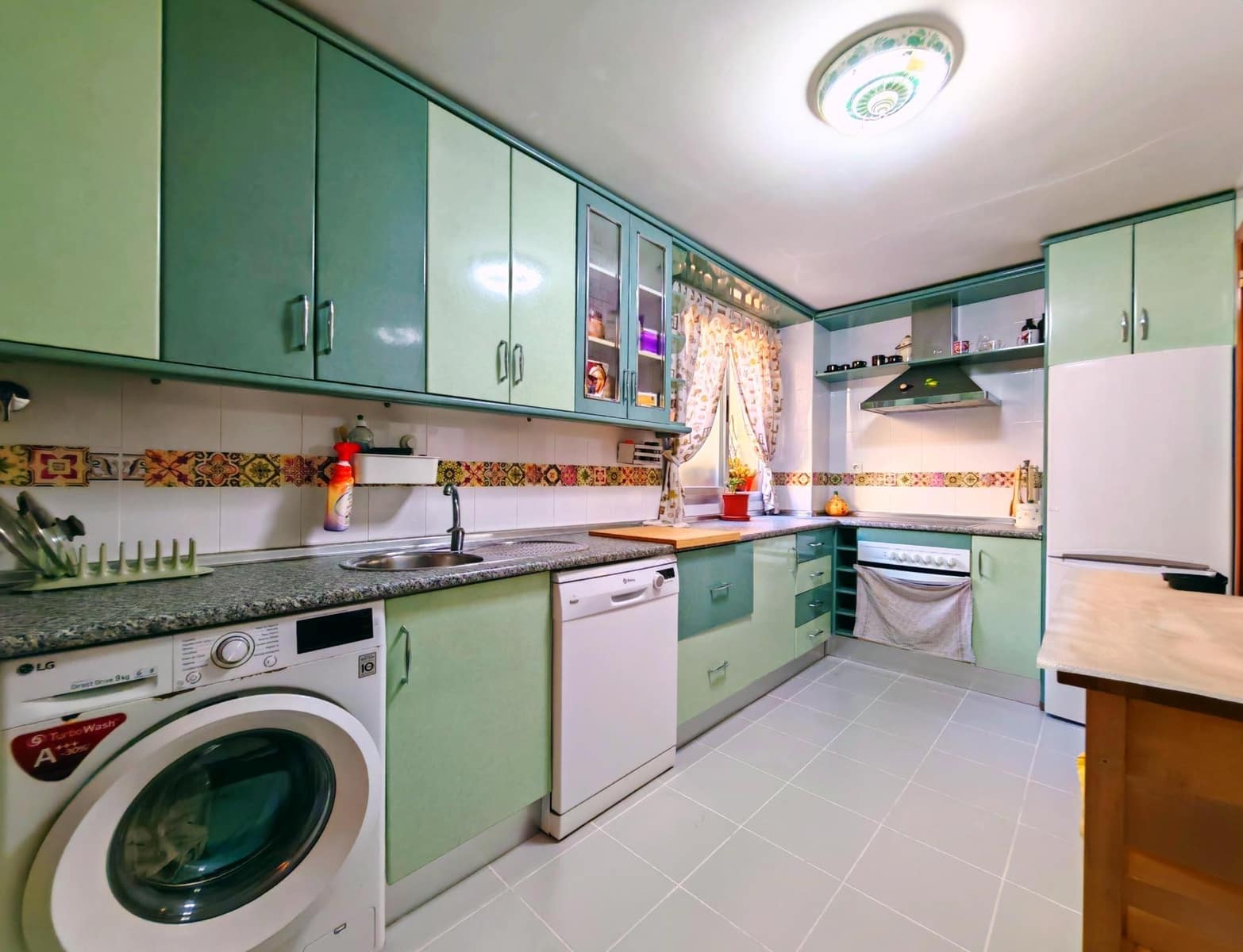 4 bedroom Flat for sale in Jerez de la Frontera with pool garage - € 182,000 (Ref: 9884952)