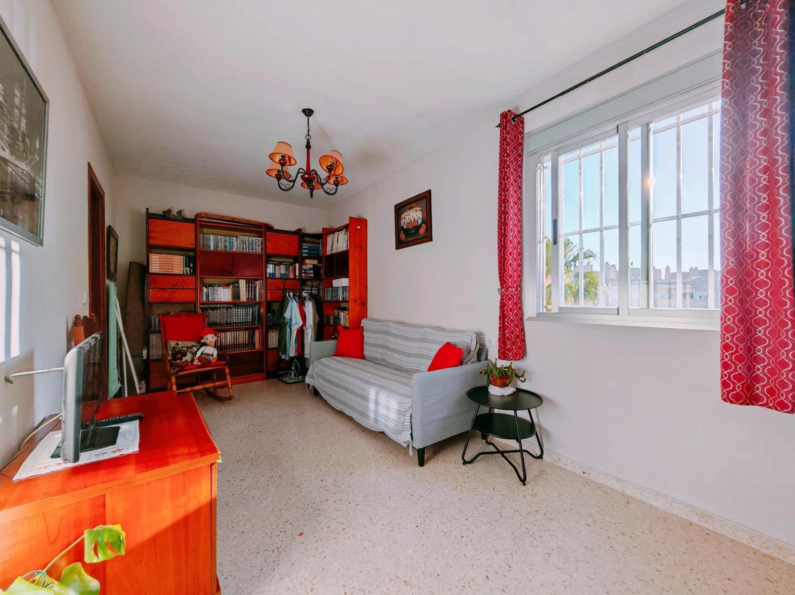 4 bedroom Flat for sale in Jerez de la Frontera with pool garage - € 182,000 (Ref: 9884952)
