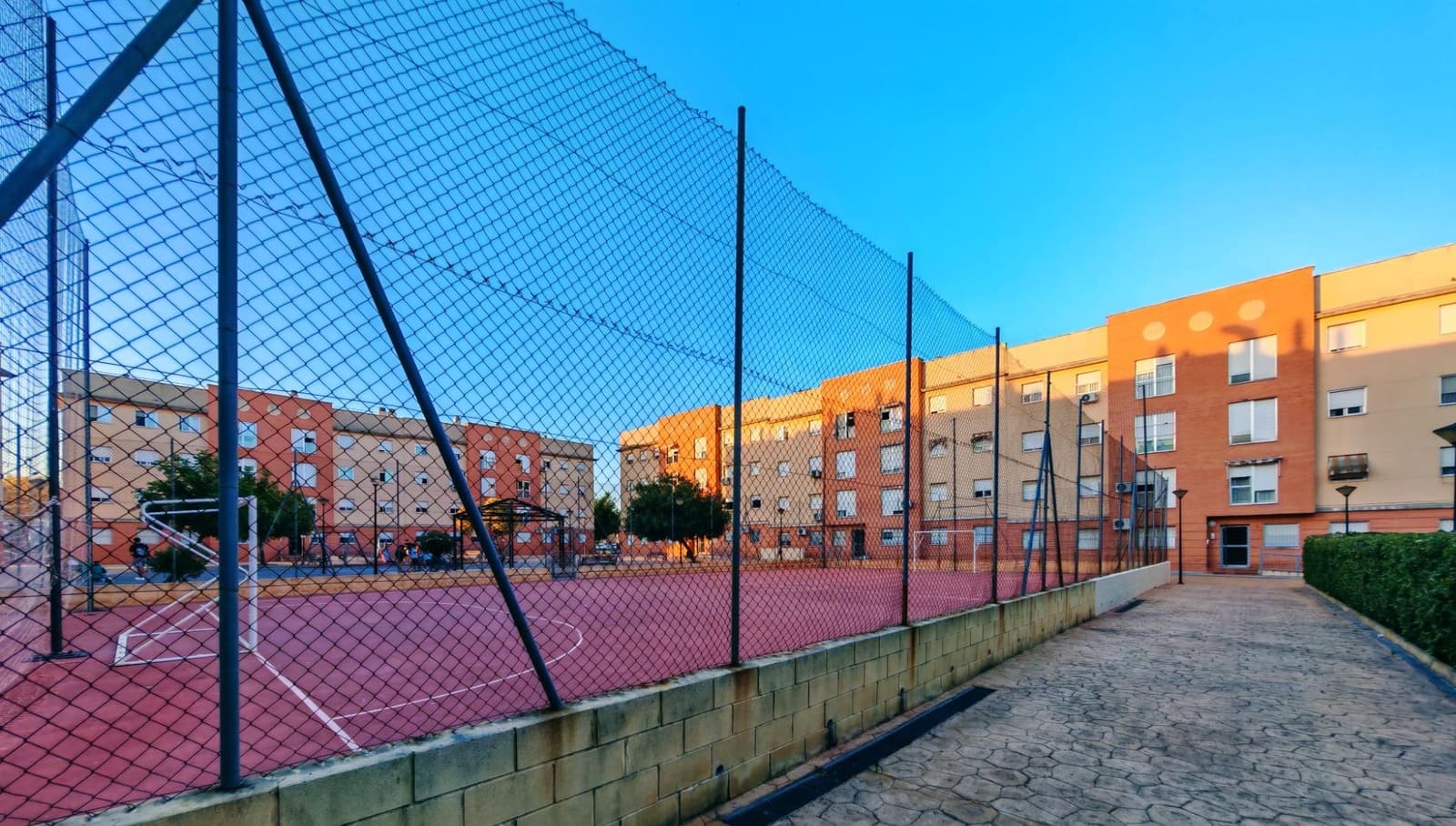 4 bedroom Flat for sale in Jerez de la Frontera with pool garage - € 182,000 (Ref: 9884952)