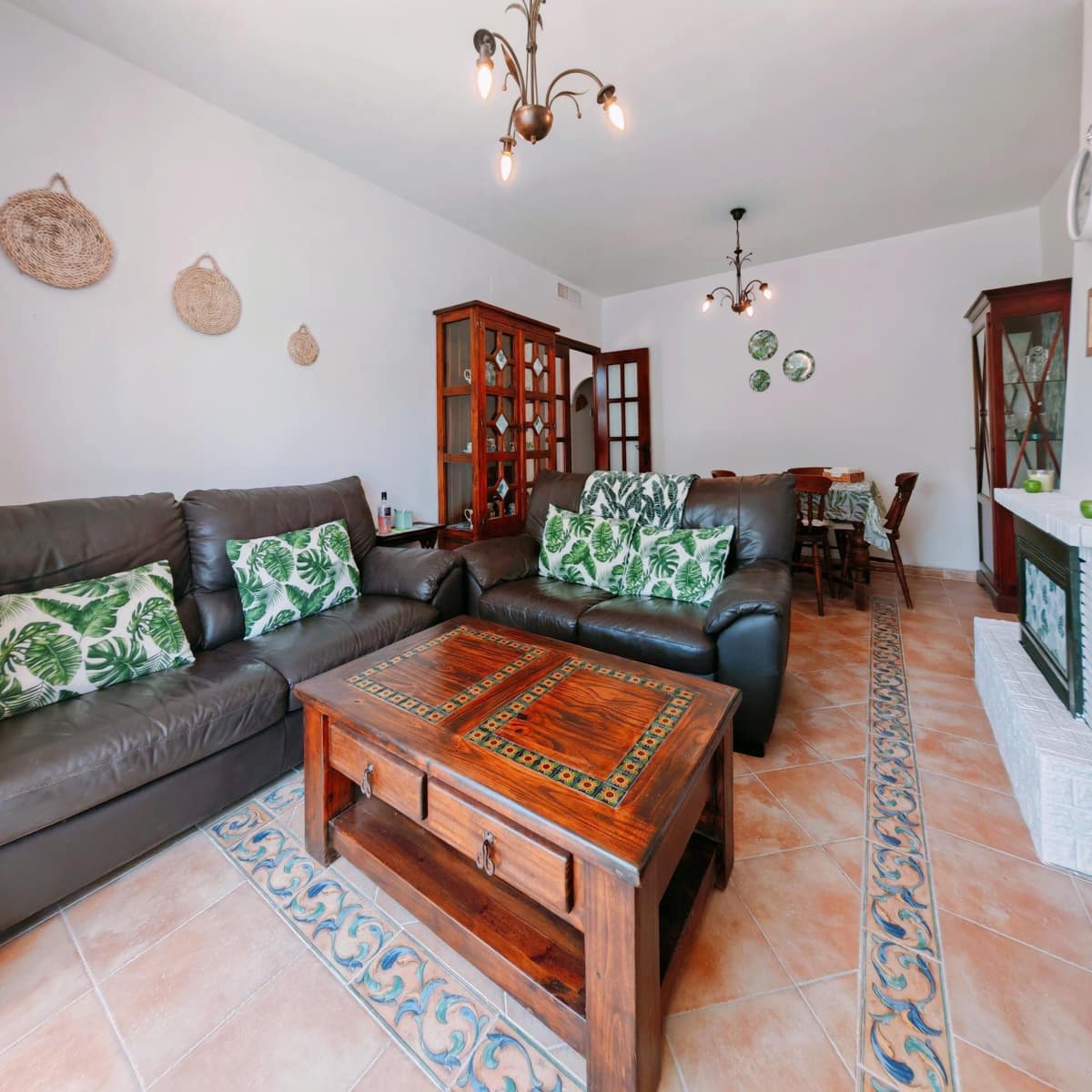 3 bedroom Villa for sale in El Puerto de Santa Maria with pool - € 235,000 (Ref: 9929516)