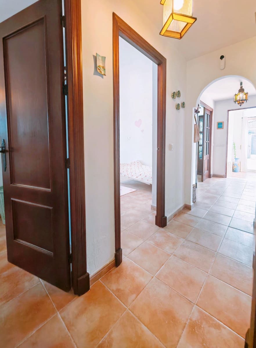 3 bedroom Villa for sale in El Puerto de Santa Maria with pool - € 235,000 (Ref: 9929516)