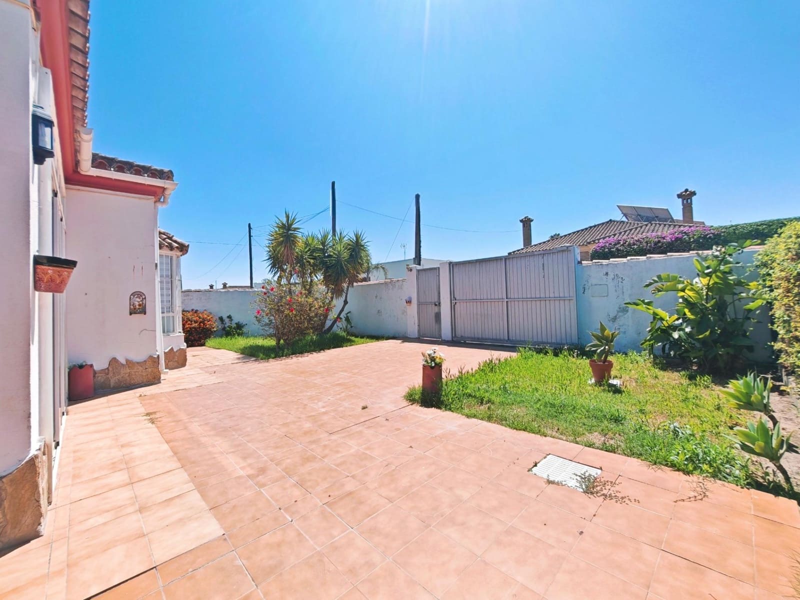 3 bedroom Villa for sale in El Puerto de Santa Maria with pool - € 235,000 (Ref: 9929516)
