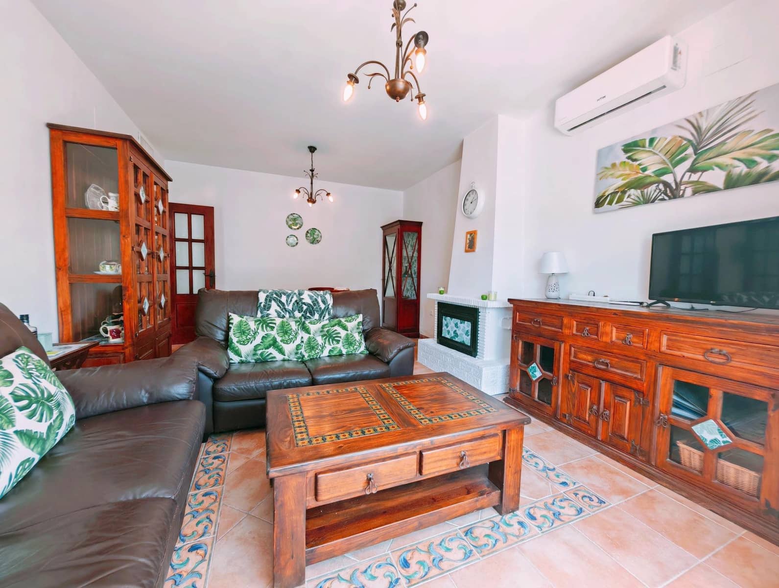 3 bedroom Villa for sale in El Puerto de Santa Maria with pool - € 235,000 (Ref: 9929516)