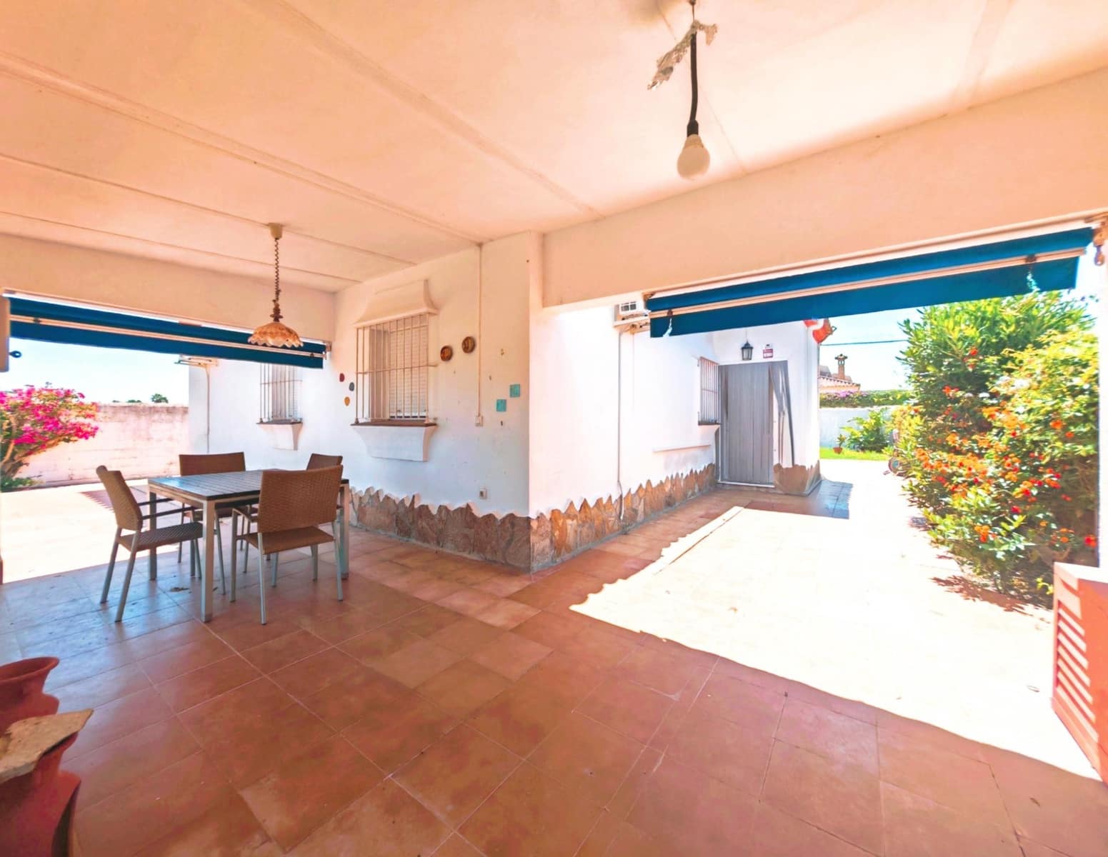 3 bedroom Villa for sale in El Puerto de Santa Maria with pool - € 235,000 (Ref: 9929516)