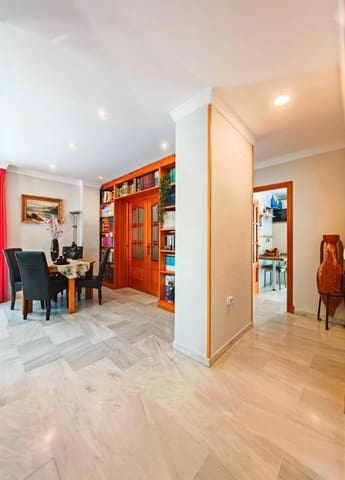 4 soverom Rekkehus til salgs i San Fernando med garasje - € 349 000 (Ref: 9940108)