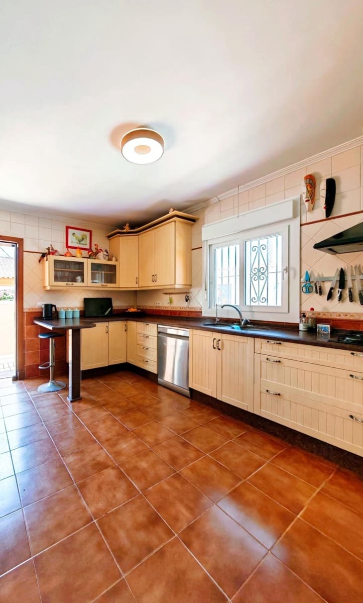 3 soverom Villa til salgs i Chiclana de la Frontera med svømmebasseng - € 349 000 (Ref: 9942657)