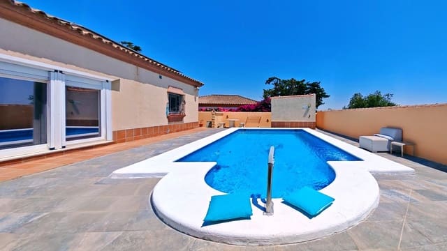 3 soverom Villa til salgs i Chiclana de la Frontera med svømmebasseng - € 349 000 (Ref: 9942657)