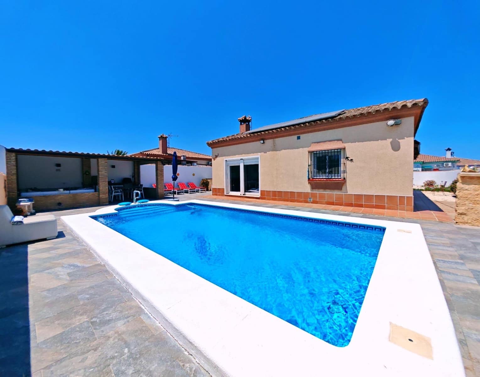 3 soverom Villa til salgs i Chiclana de la Frontera med svømmebasseng - € 349 000 (Ref: 9942657)