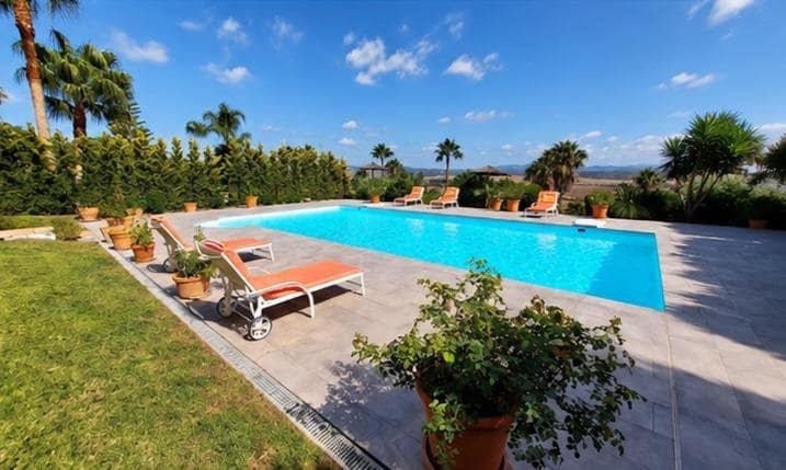 5 slaapkamer Villa te koop in Benalup met zwembad - € 785.000 (Ref: 9983120)