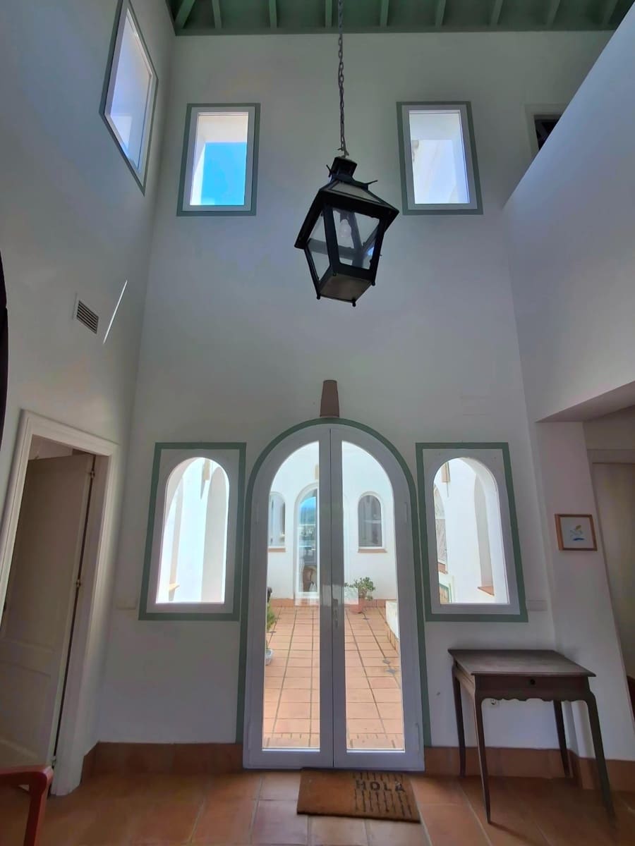 5 slaapkamer Villa te koop in Benalup met zwembad - € 785.000 (Ref: 9983120)