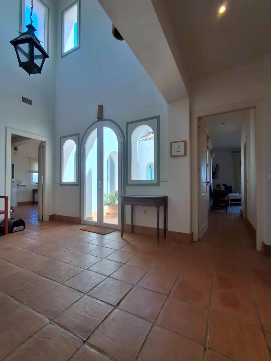 5 slaapkamer Villa te koop in Benalup met zwembad - € 785.000 (Ref: 9983120)