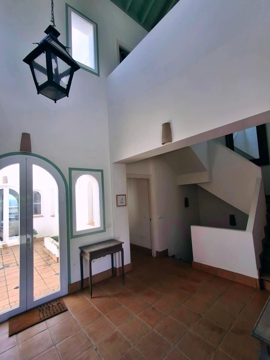 5 slaapkamer Villa te koop in Benalup met zwembad - € 785.000 (Ref: 9983120)