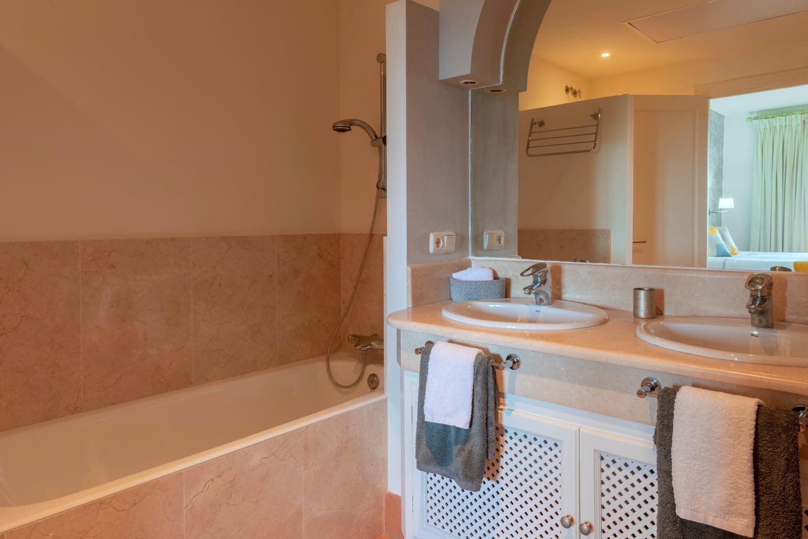 5 slaapkamer Villa te koop in Benalup met zwembad - € 785.000 (Ref: 9983120)