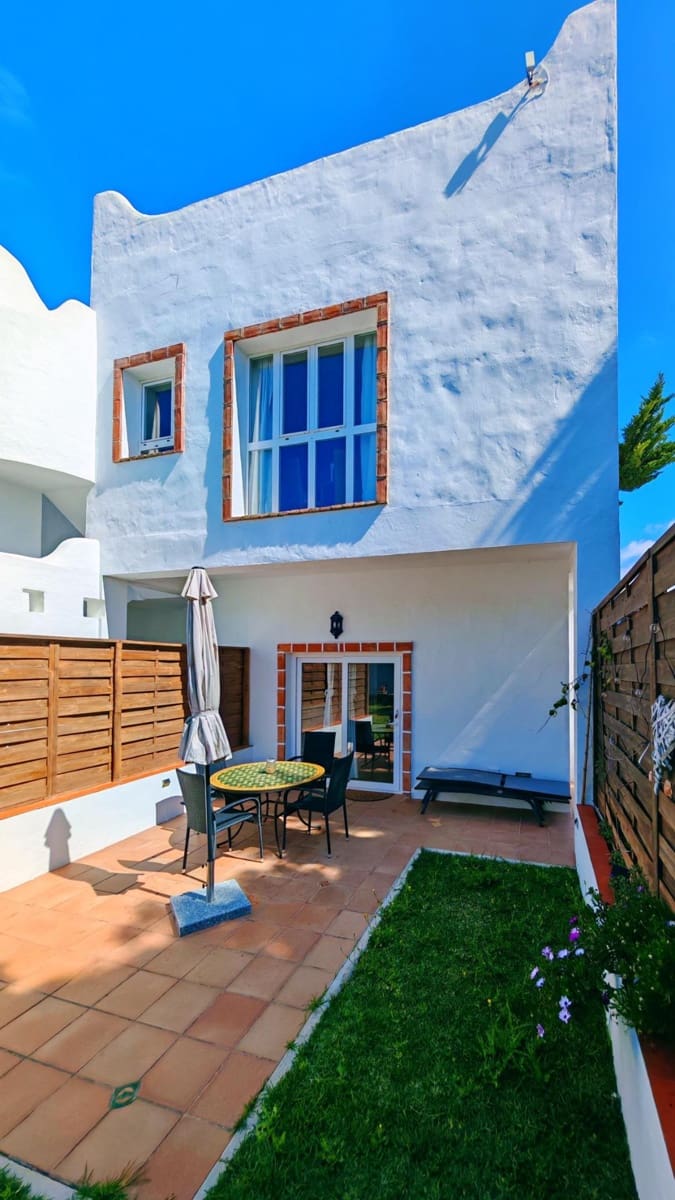 14 slaapkamer Finca/Landhuis te koop in Zahora met zwembad - € 1.600.000 (Ref: 9995818)