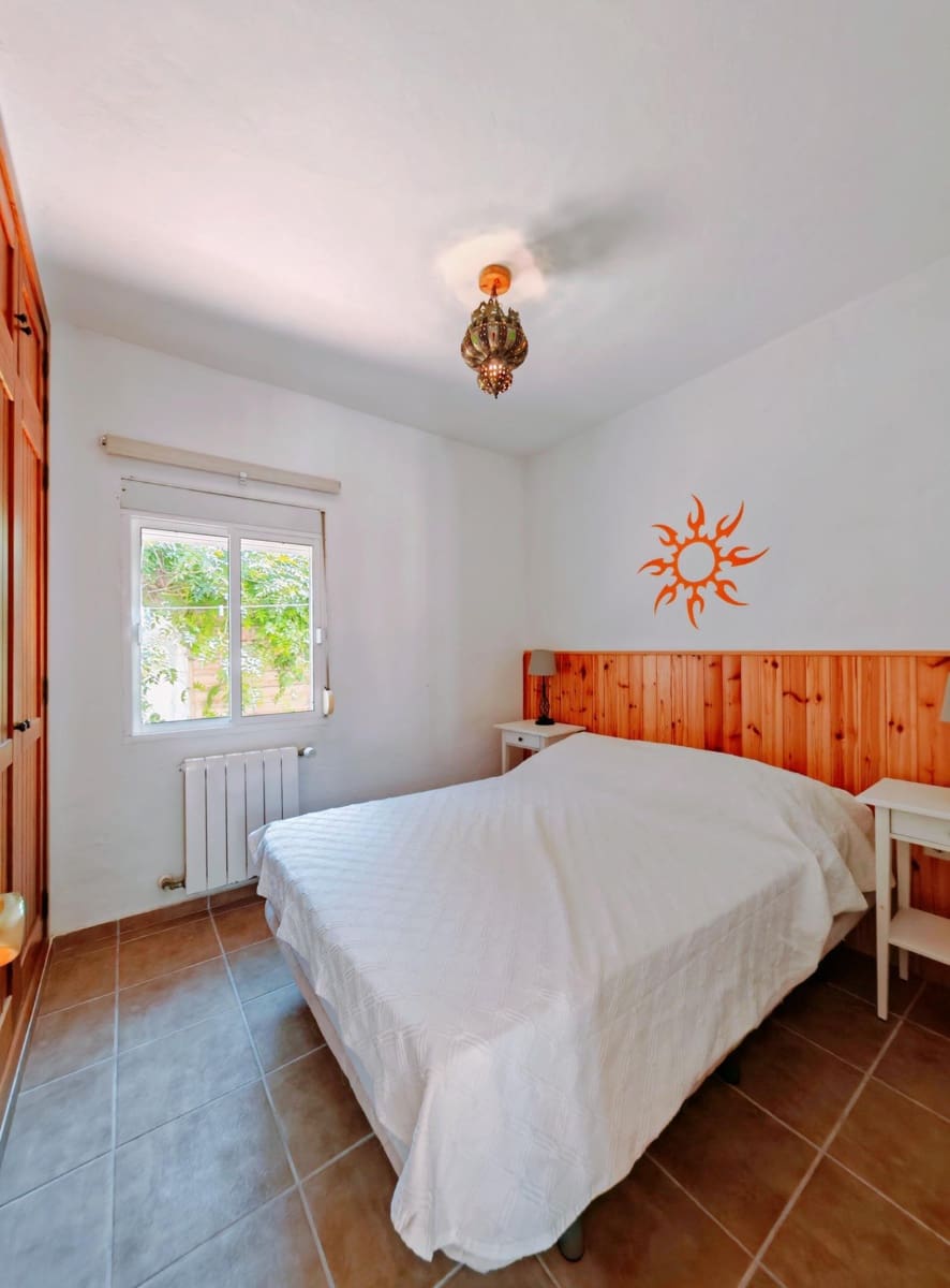 14 slaapkamer Finca/Landhuis te koop in Zahora met zwembad - € 1.600.000 (Ref: 9995818)