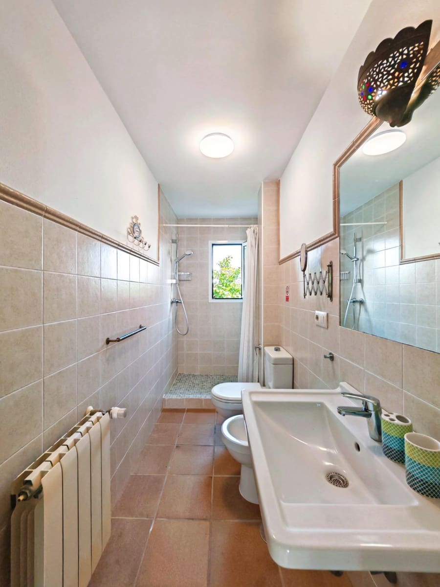 14 slaapkamer Finca/Landhuis te koop in Zahora met zwembad - € 1.600.000 (Ref: 9995818)