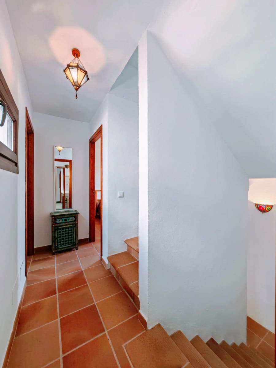 14 slaapkamer Finca/Landhuis te koop in Zahora met zwembad - € 1.600.000 (Ref: 9995818)