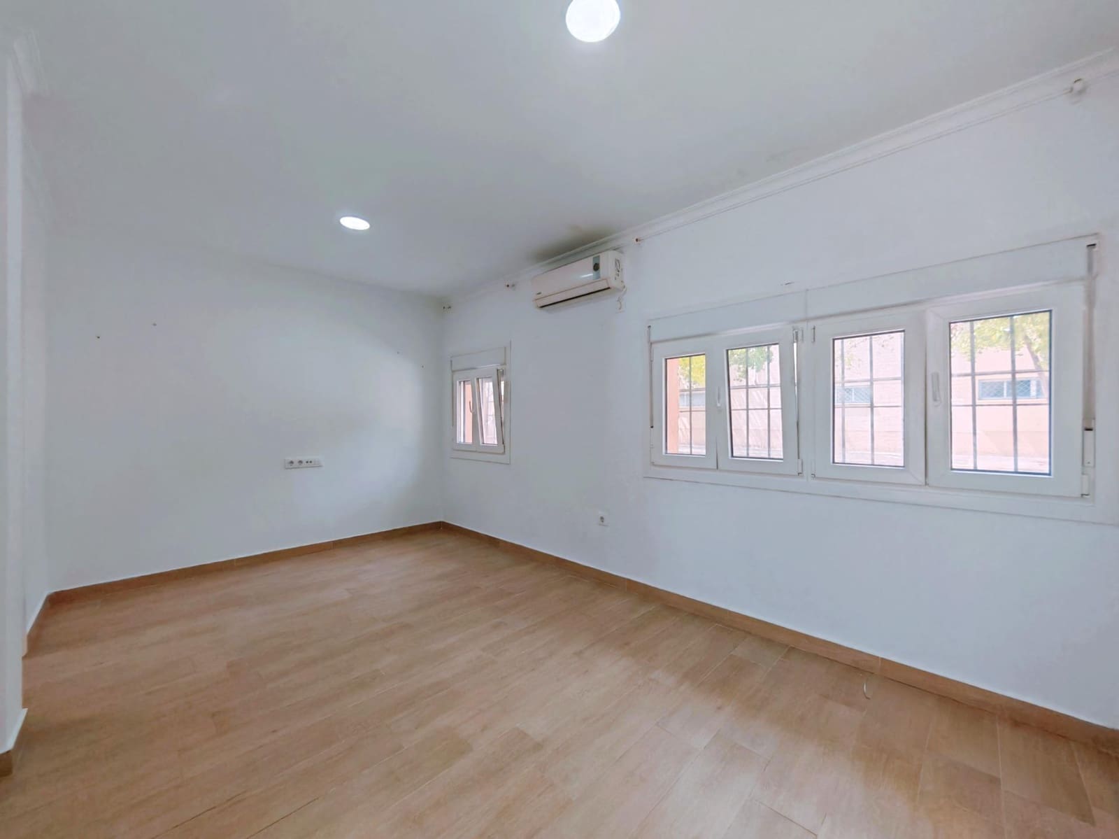 2 Zimmer Wohnung zu verkaufen in Cadiz Stadt - 210.000 € (Ref: 9999682)