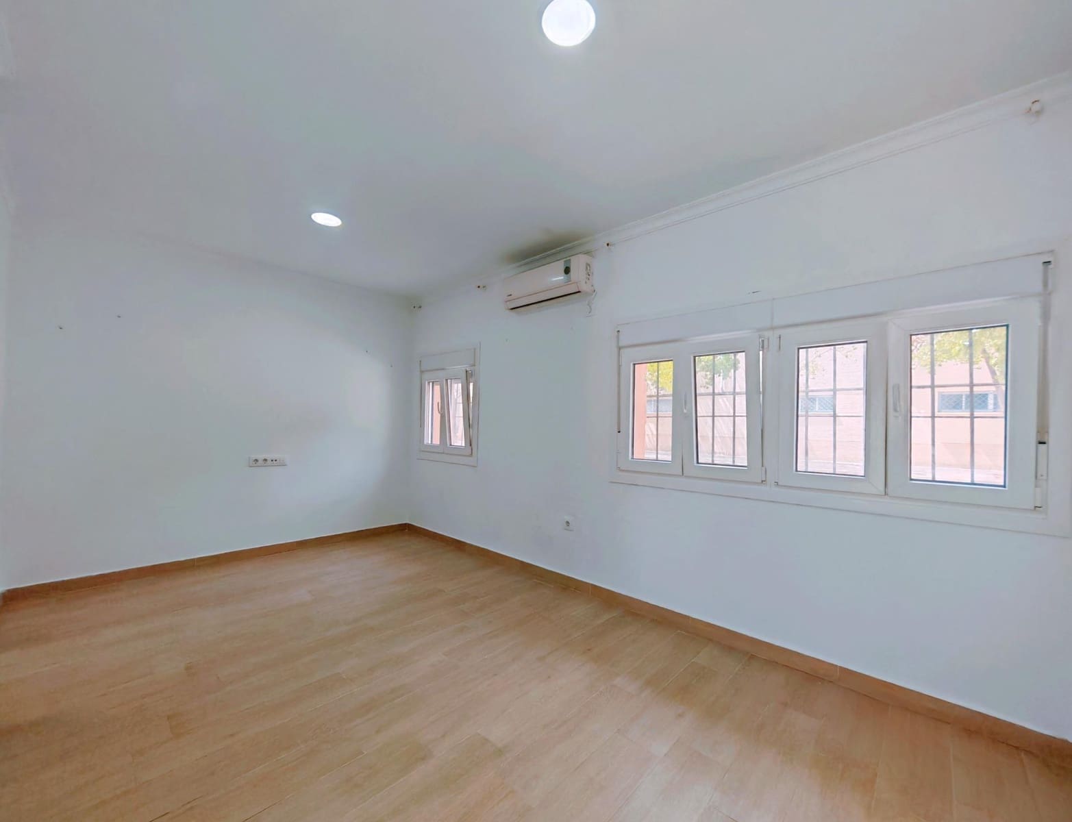 2 Zimmer Wohnung zu verkaufen in Cadiz Stadt - 210.000 € (Ref: 9999682)