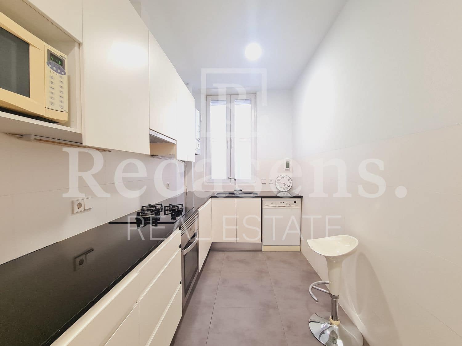 3 bedroom Apartment for rent in Valencia city with garage - € 1,700 (Ref: 10048672)