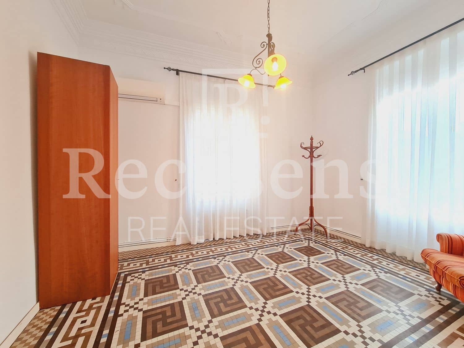 3 bedroom Apartment for rent in Valencia city with garage - € 1,700 (Ref: 10048672)