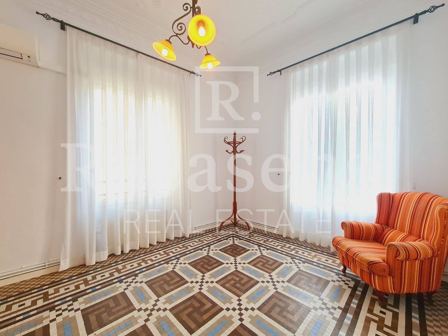 3 bedroom Apartment for rent in Valencia city with garage - € 1,700 (Ref: 10048672)