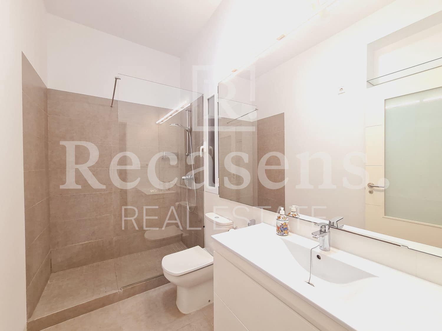 3 bedroom Apartment for rent in Valencia city with garage - € 1,700 (Ref: 10048672)