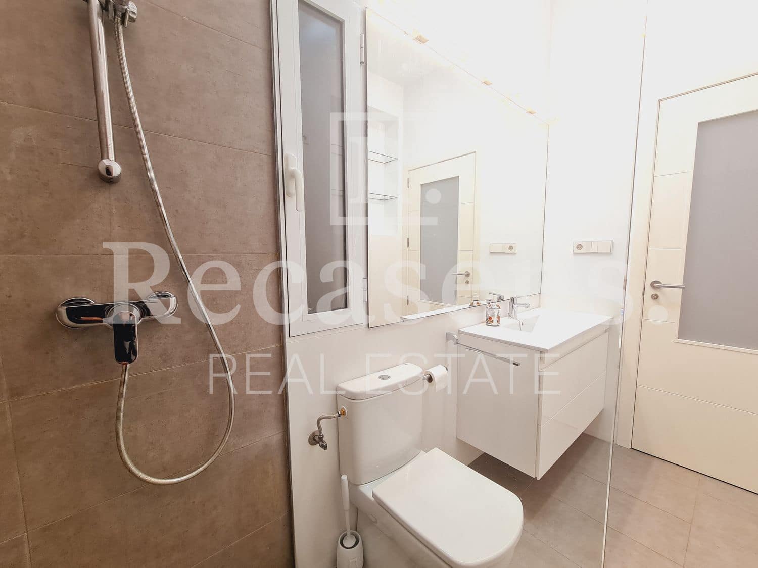 3 bedroom Apartment for rent in Valencia city with garage - € 1,700 (Ref: 10048672)