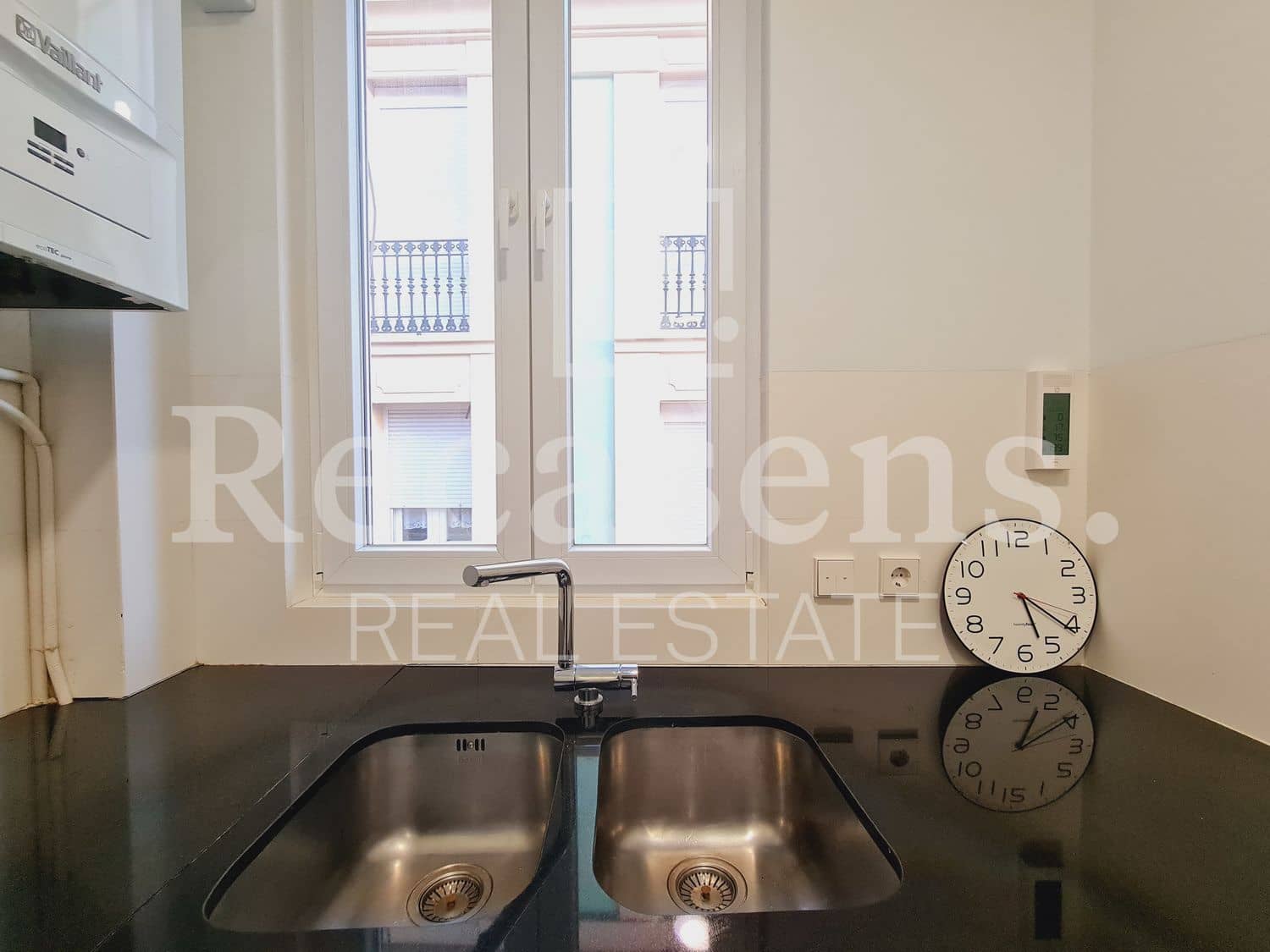 3 bedroom Apartment for rent in Valencia city with garage - € 1,700 (Ref: 10048672)