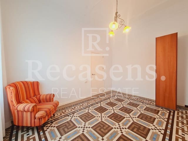 3 bedroom Apartment for rent in Sant Francesc, Valencia city with garage - € 1,700 (Ref: 10048672)