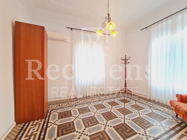 3 bedroom Apartment for rent in Sant Francesc, Valencia city with garage - € 1,700 (Ref: 10048672)