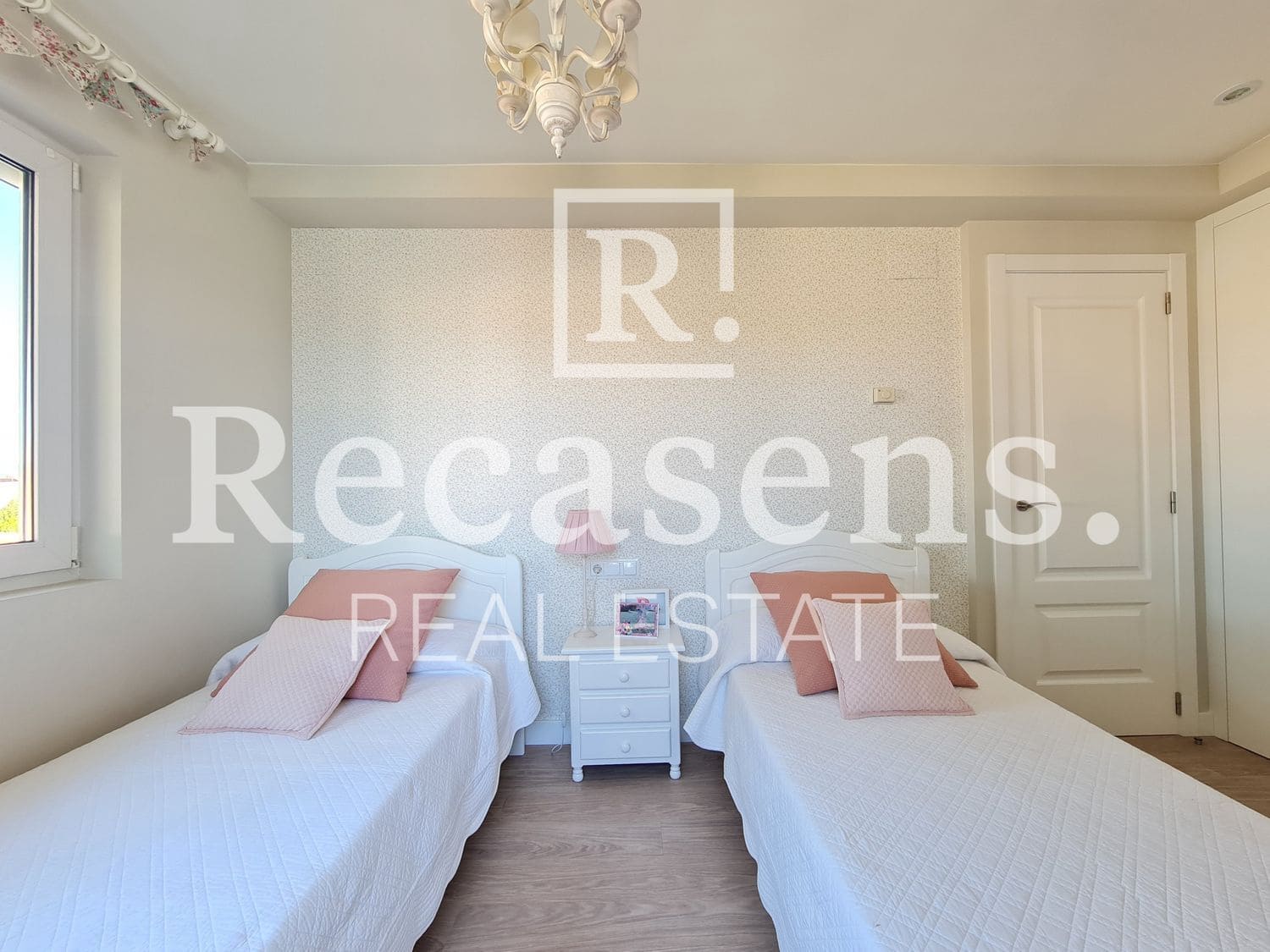 4 soveværelse Villa til salg i Almarda med swimmingpool - € 840.000 (Ref: 6065035)