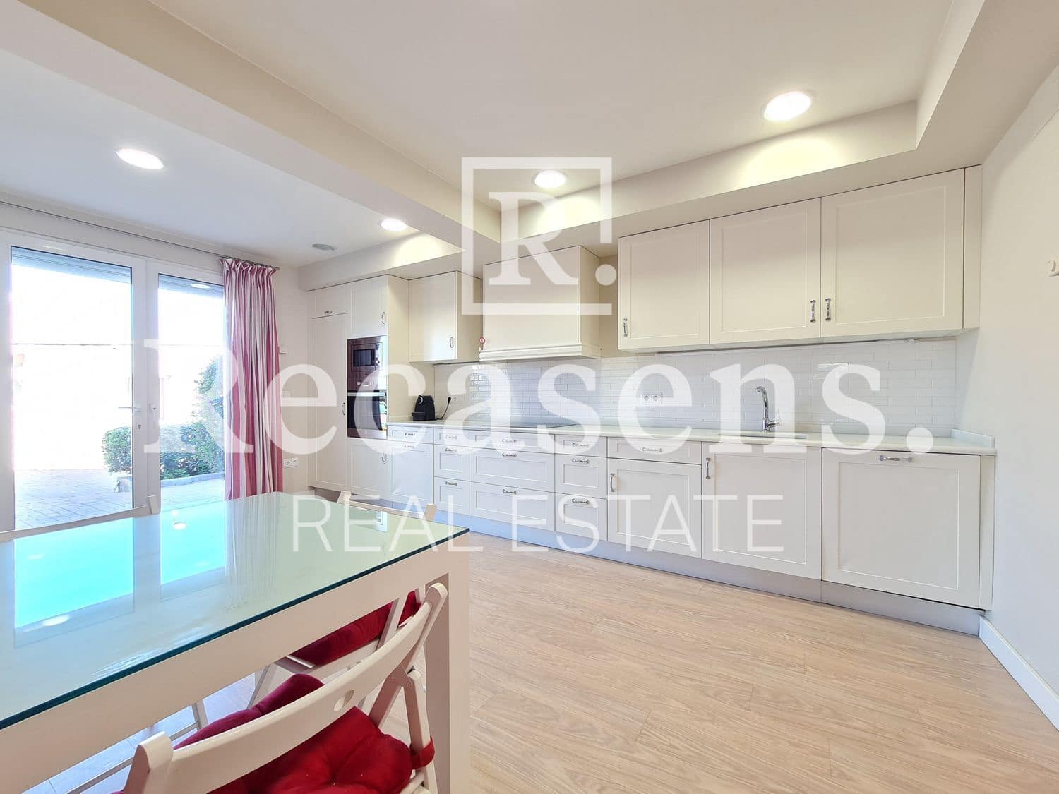 4 soveværelse Villa til salg i Almarda med swimmingpool - € 840.000 (Ref: 6065035)