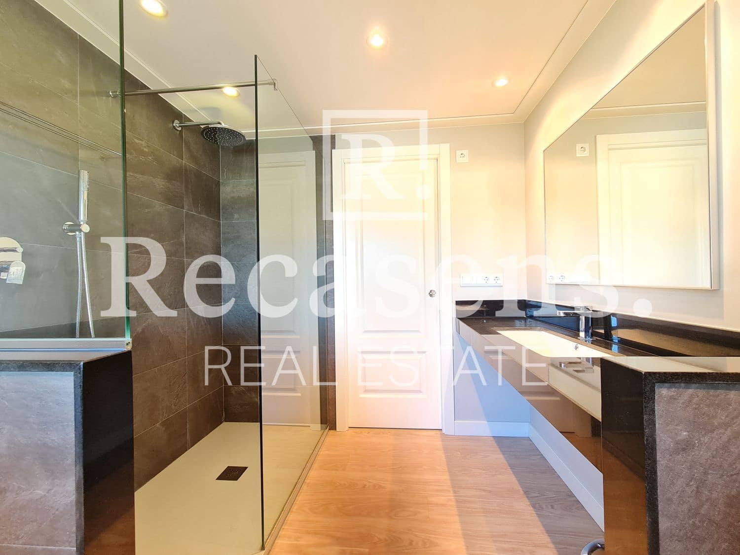 4 soveværelse Villa til salg i Almarda med swimmingpool - € 840.000 (Ref: 6065035)