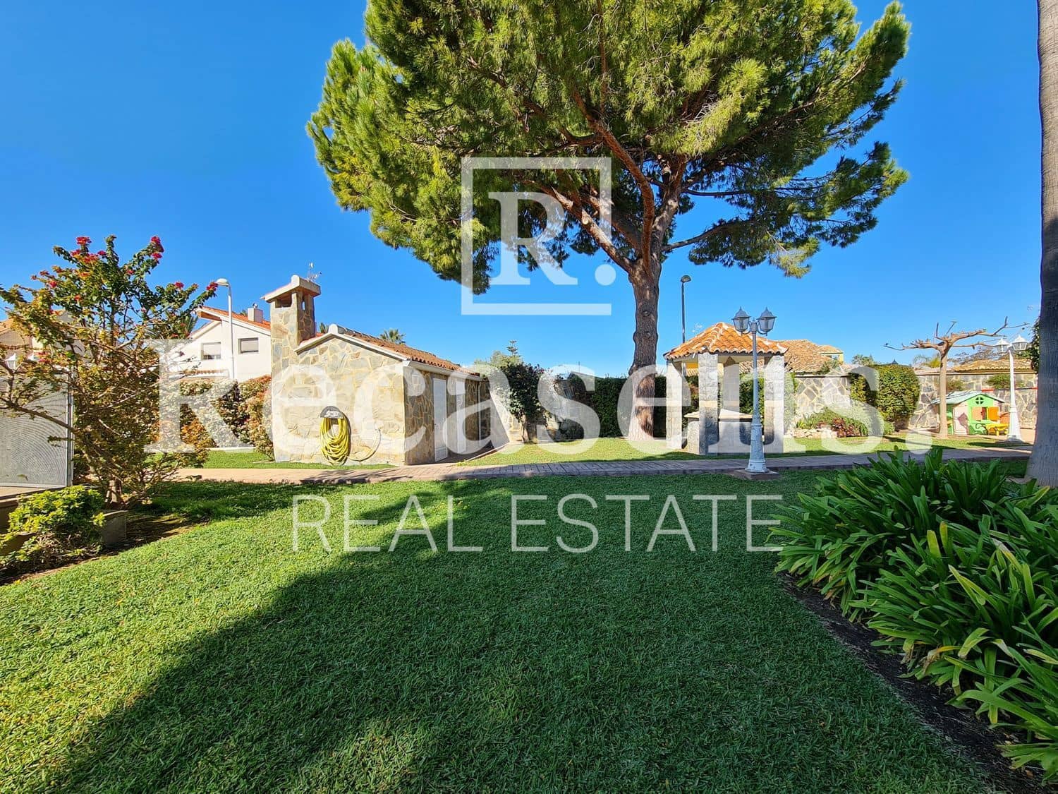 4 soveværelse Villa til salg i Almarda med swimmingpool - € 840.000 (Ref: 6065035)