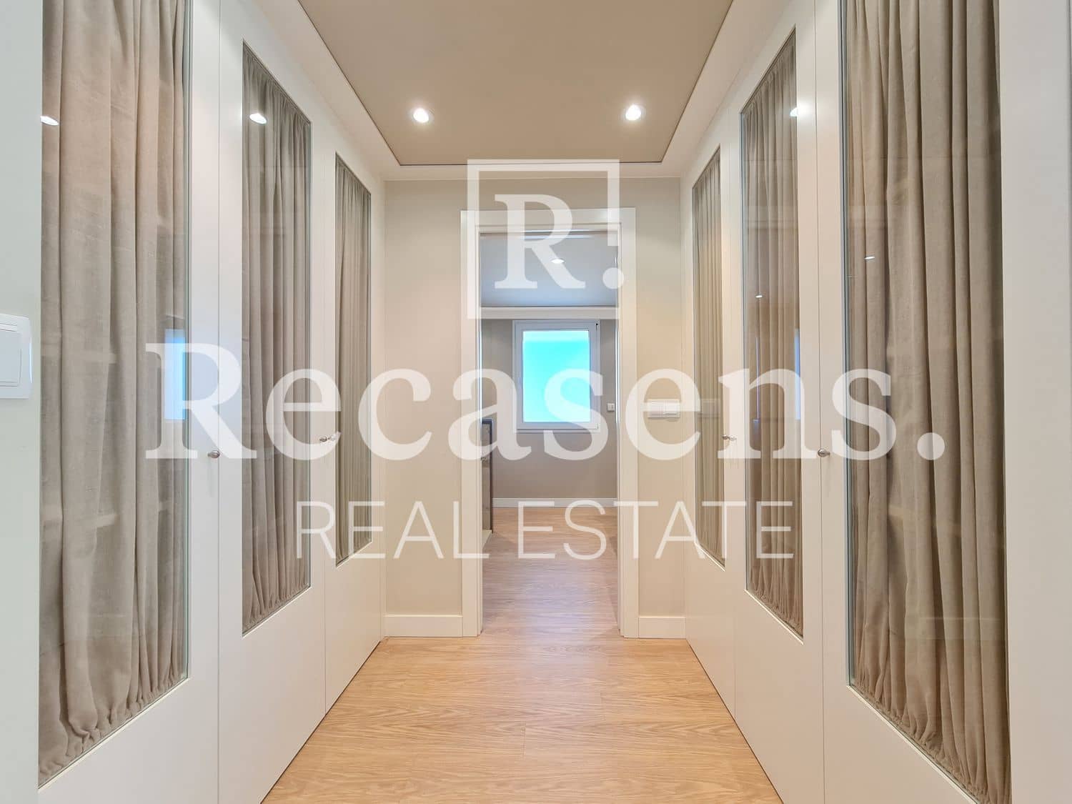 4 makuuhuone Huvila myytävänä paikassa Almarda mukana uima-altaan 
autotalli - 840 000 € (Ref: 6065035)