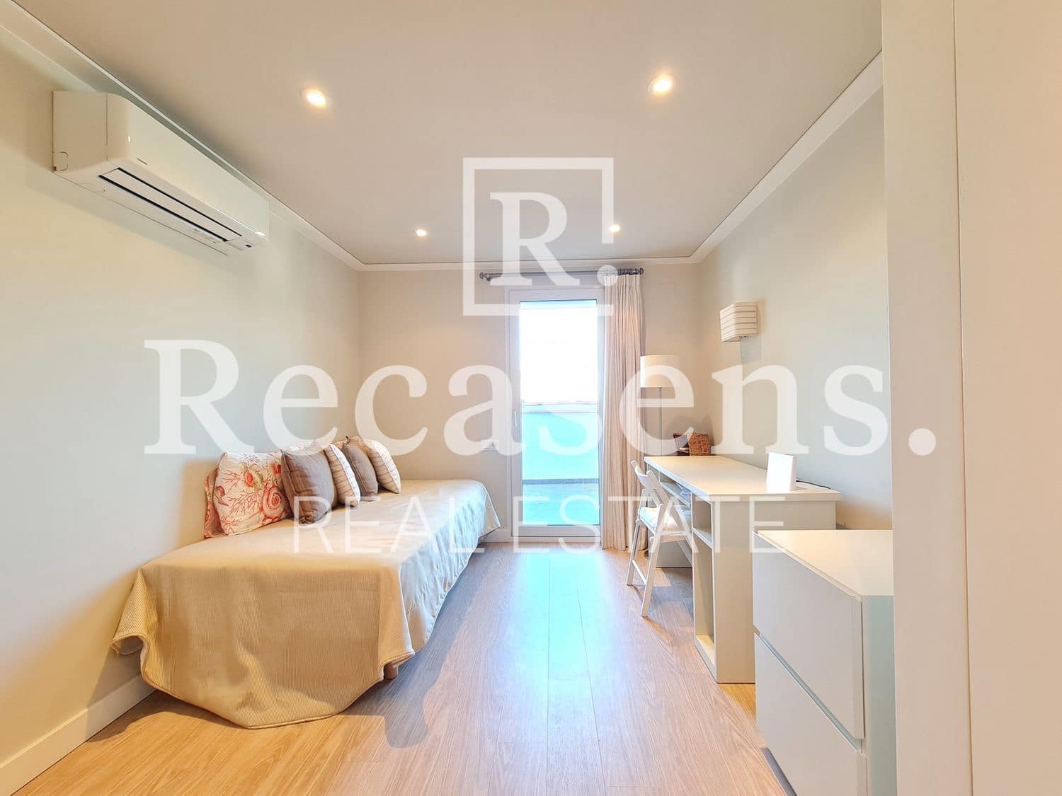 4 makuuhuone Huvila myytävänä paikassa Almarda mukana uima-altaan 
autotalli - 840 000 € (Ref: 6065035)