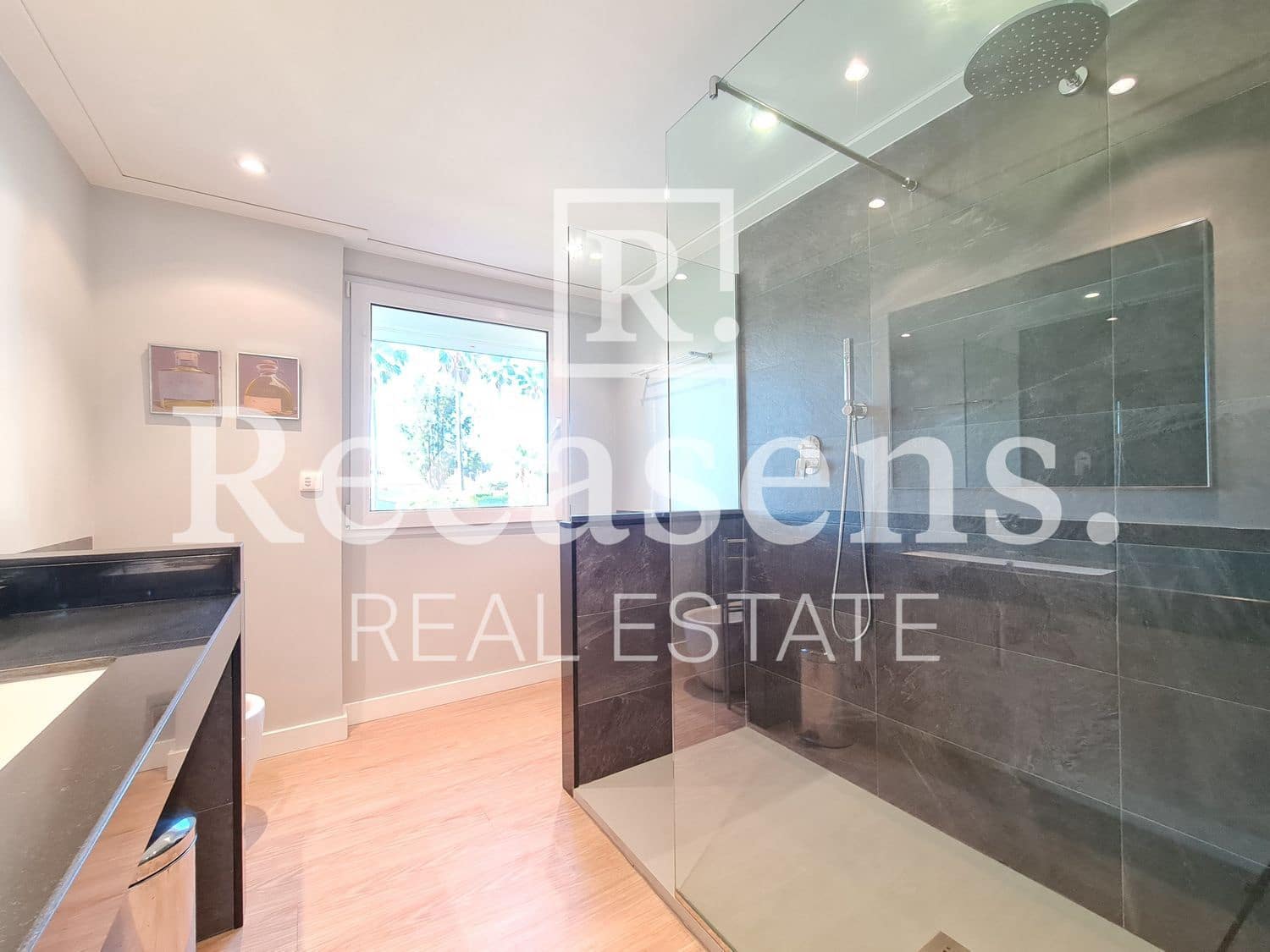 4 makuuhuone Huvila myytävänä paikassa Almarda mukana uima-altaan 
autotalli - 840 000 € (Ref: 6065035)