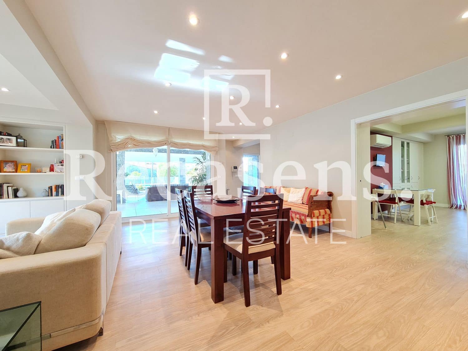 4 makuuhuone Huvila myytävänä paikassa Almarda mukana uima-altaan 
autotalli - 840 000 € (Ref: 6065035)