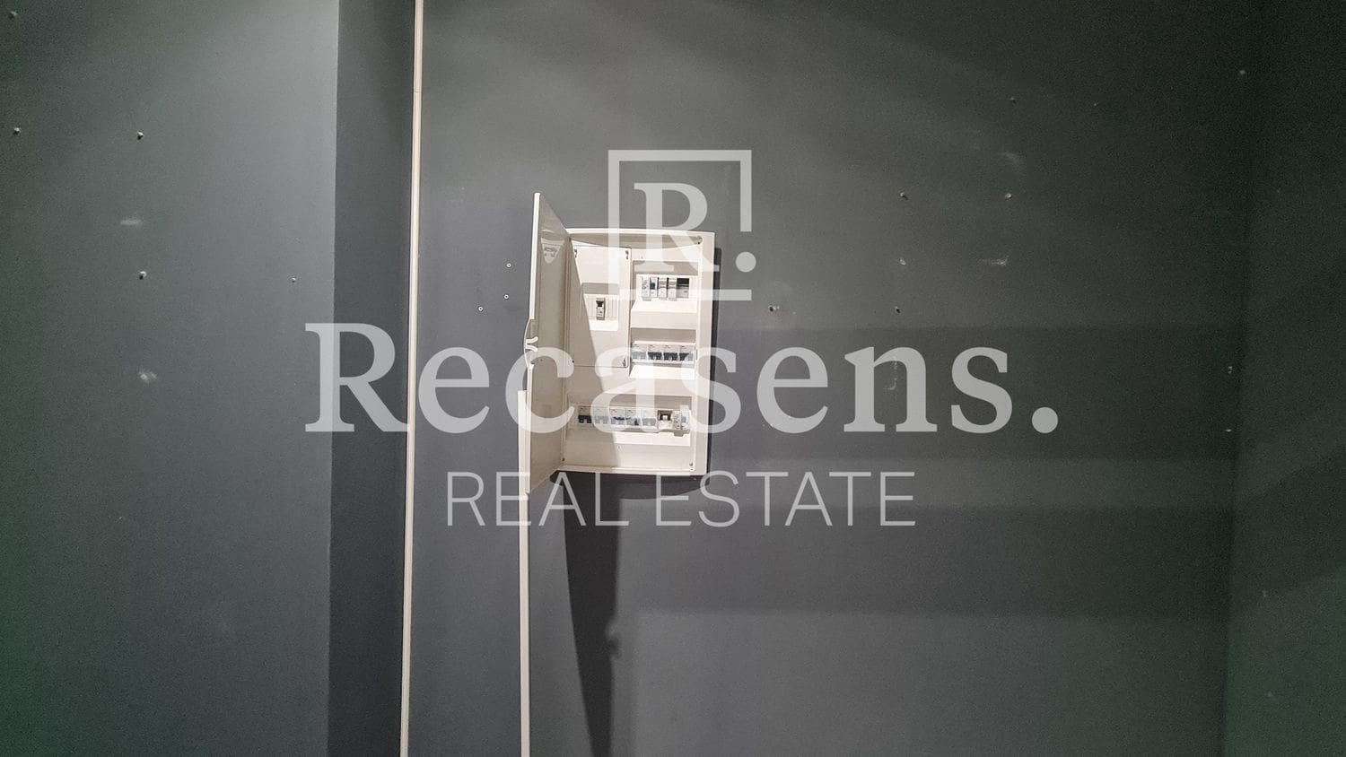 Biznes do wynajęcia w Miasto Walencja - 1 100 € (Ref: 6370348)