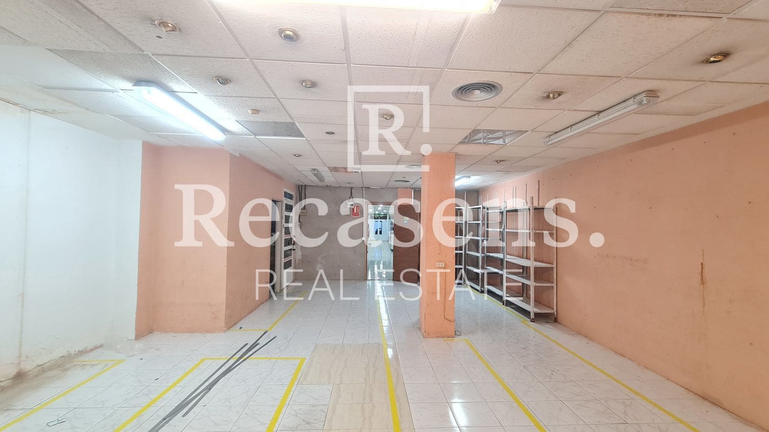 Erhverv til leje i Valencia by - € 2.700 (Ref: 6516640)