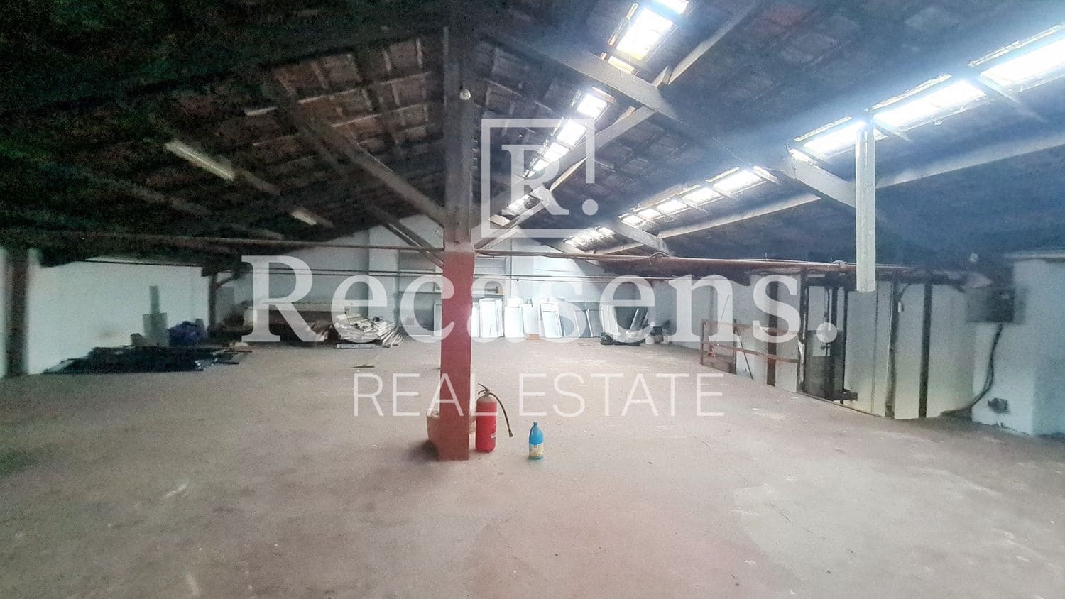 Erhverv til leje i Valencia by - € 2.700 (Ref: 6516640)