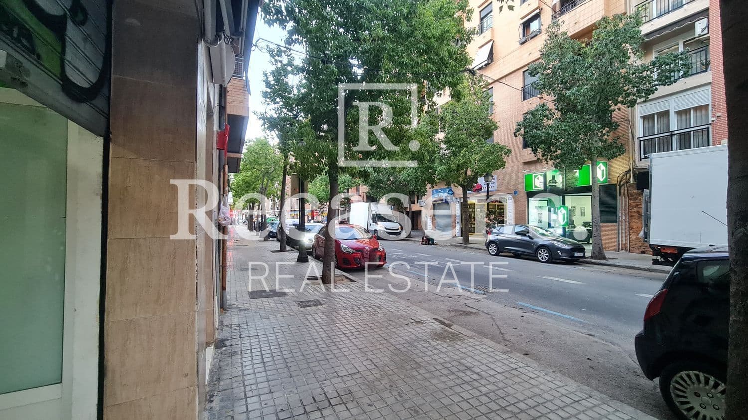 Erhverv til leje i Valencia by - € 2.700 (Ref: 6516640)