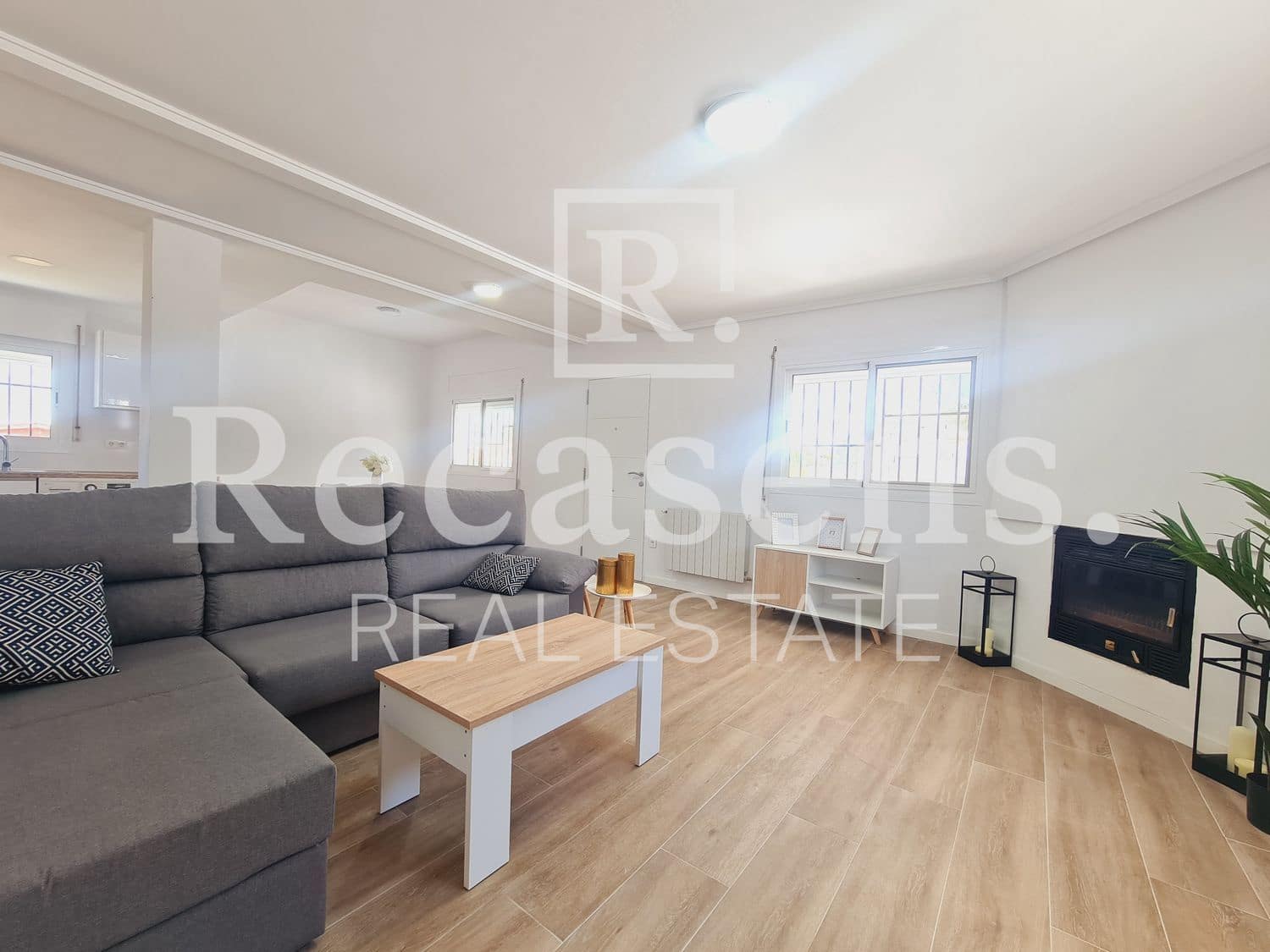 3 soveværelse Villa til leje i Vilamarxant / Villamarchante med swimmingpool garage - € 1.600 (Ref: 7521670)