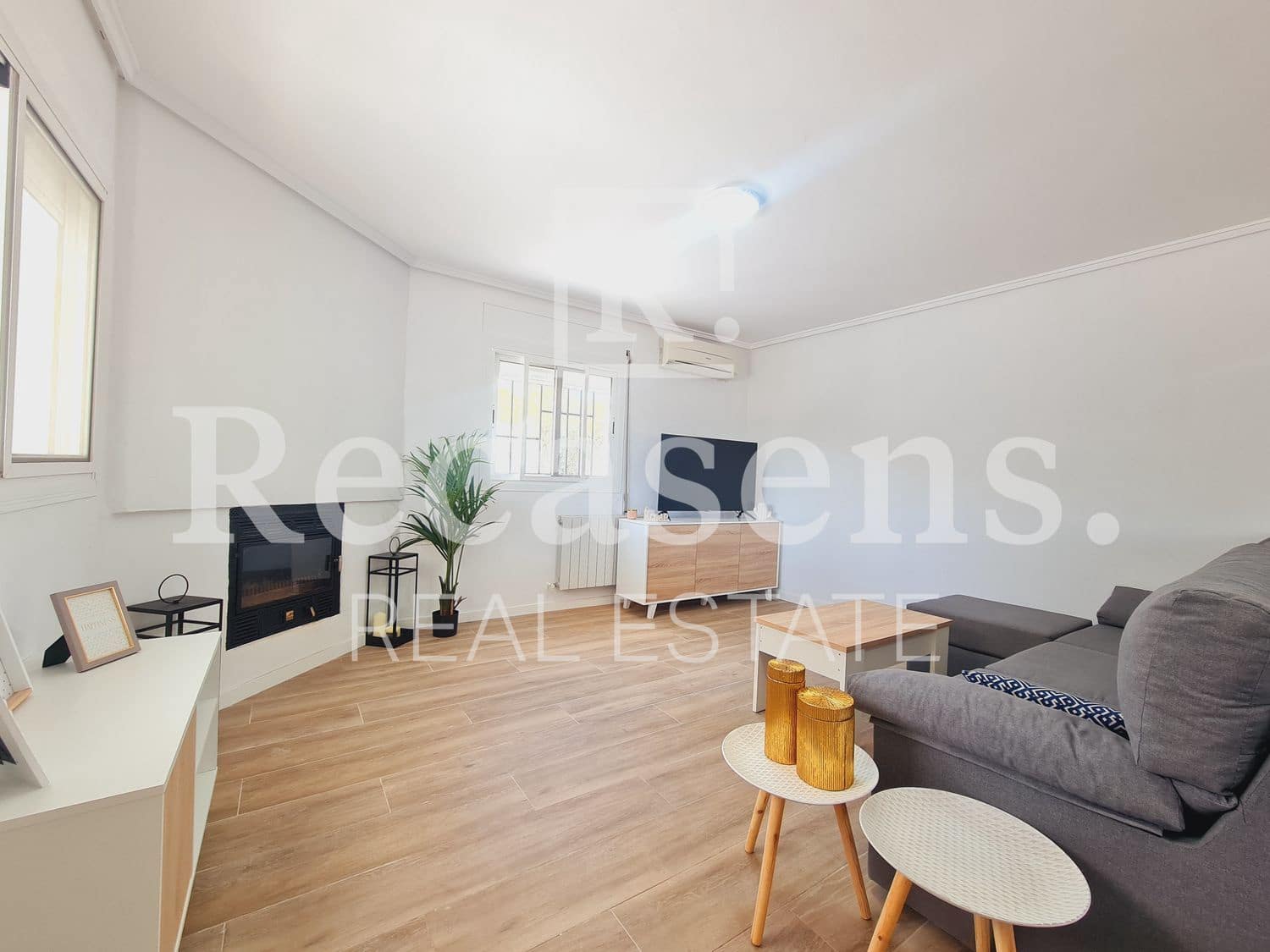 3 soveværelse Villa til leje i Vilamarxant / Villamarchante med swimmingpool garage - € 1.600 (Ref: 7521670)