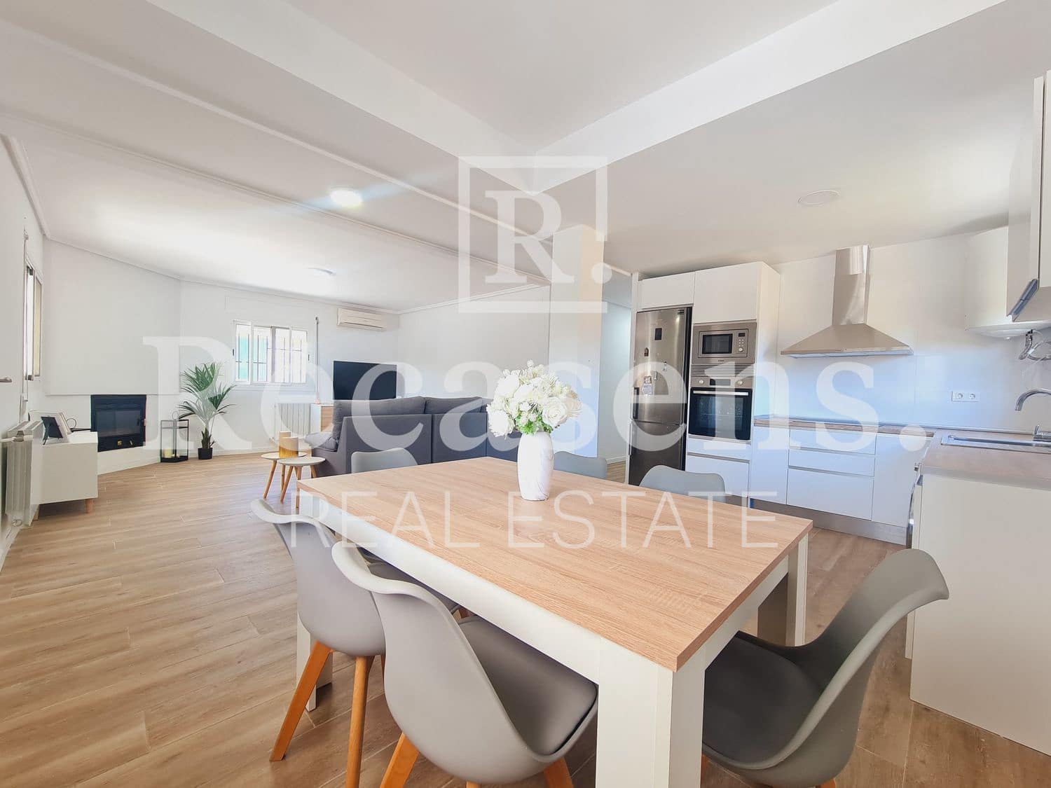 3 soveværelse Villa til leje i Vilamarxant / Villamarchante med swimmingpool garage - € 1.600 (Ref: 7521670)