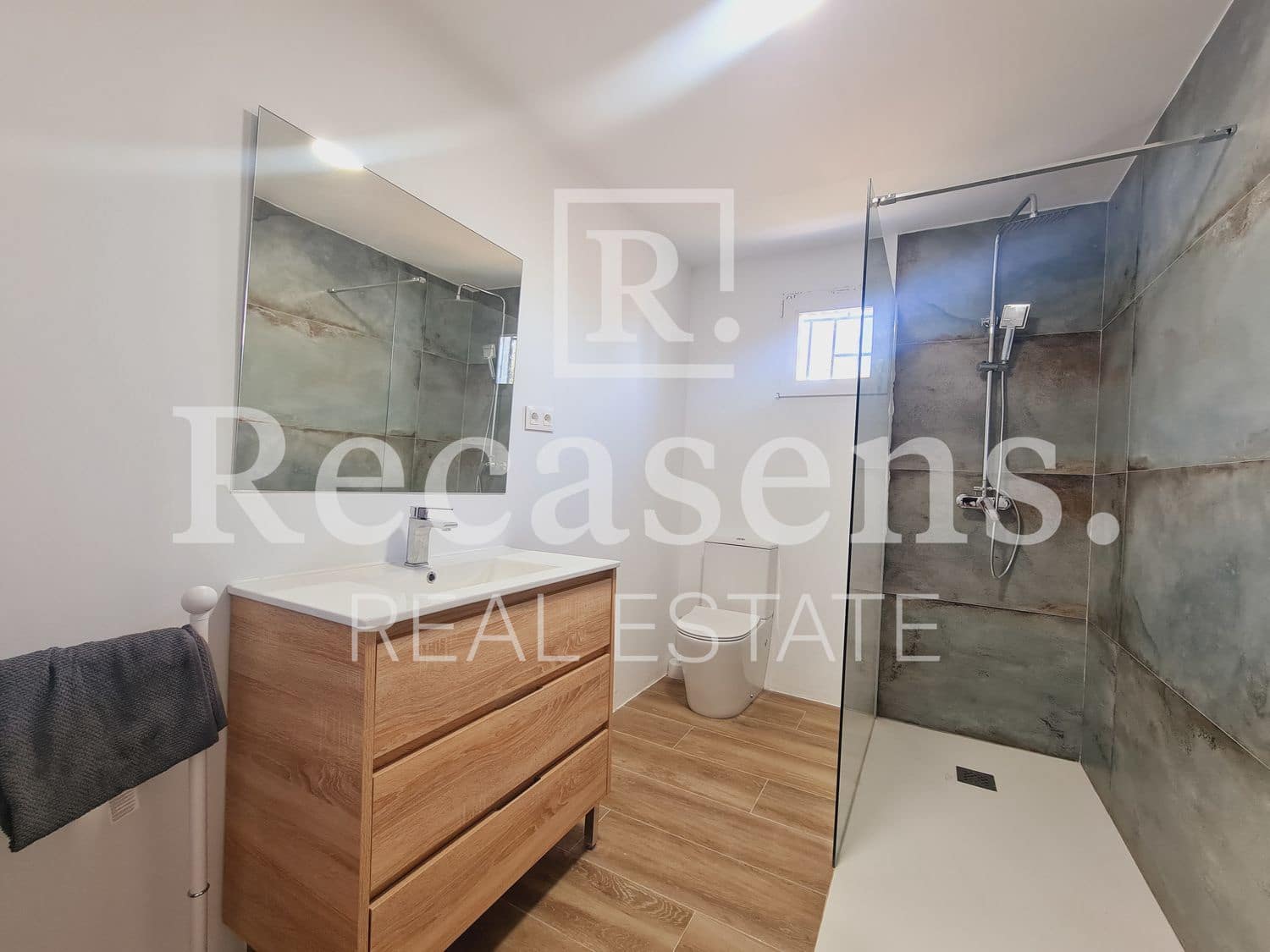 3 soveværelse Villa til leje i Vilamarxant / Villamarchante med swimmingpool garage - € 1.600 (Ref: 7521670)